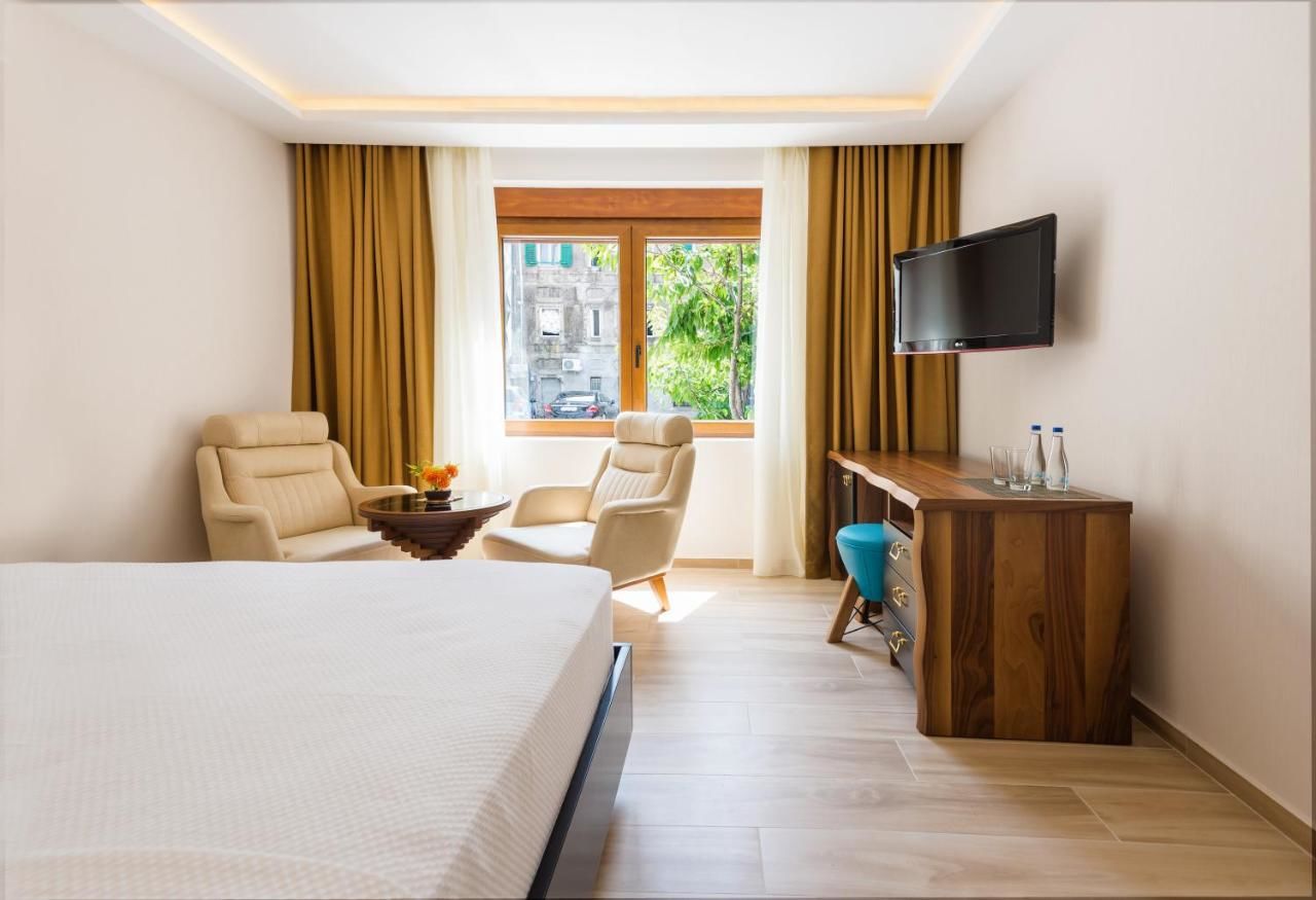 Апартаменты Waikiki Apartments Тиват