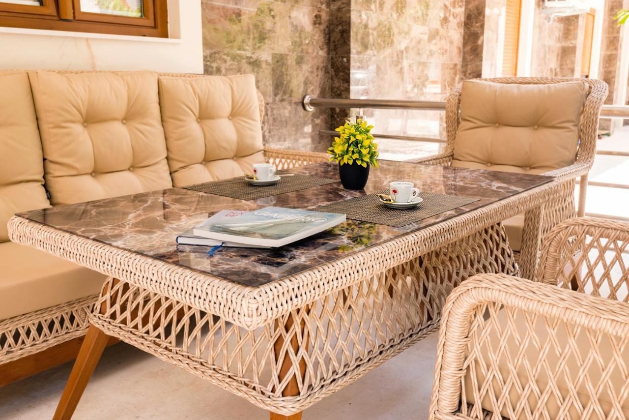 Апартаменты Waikiki Apartments Тиват