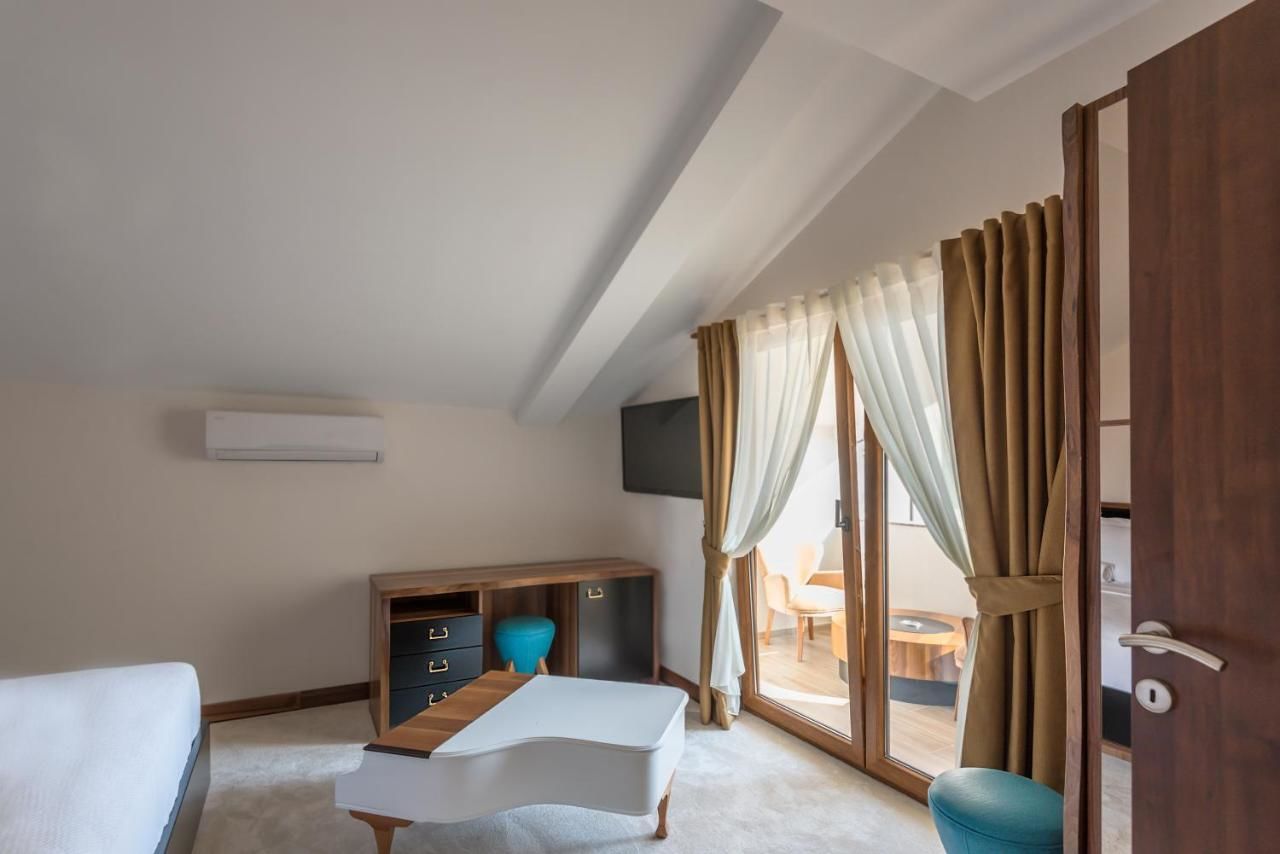 Апартаменты Waikiki Apartments Тиват